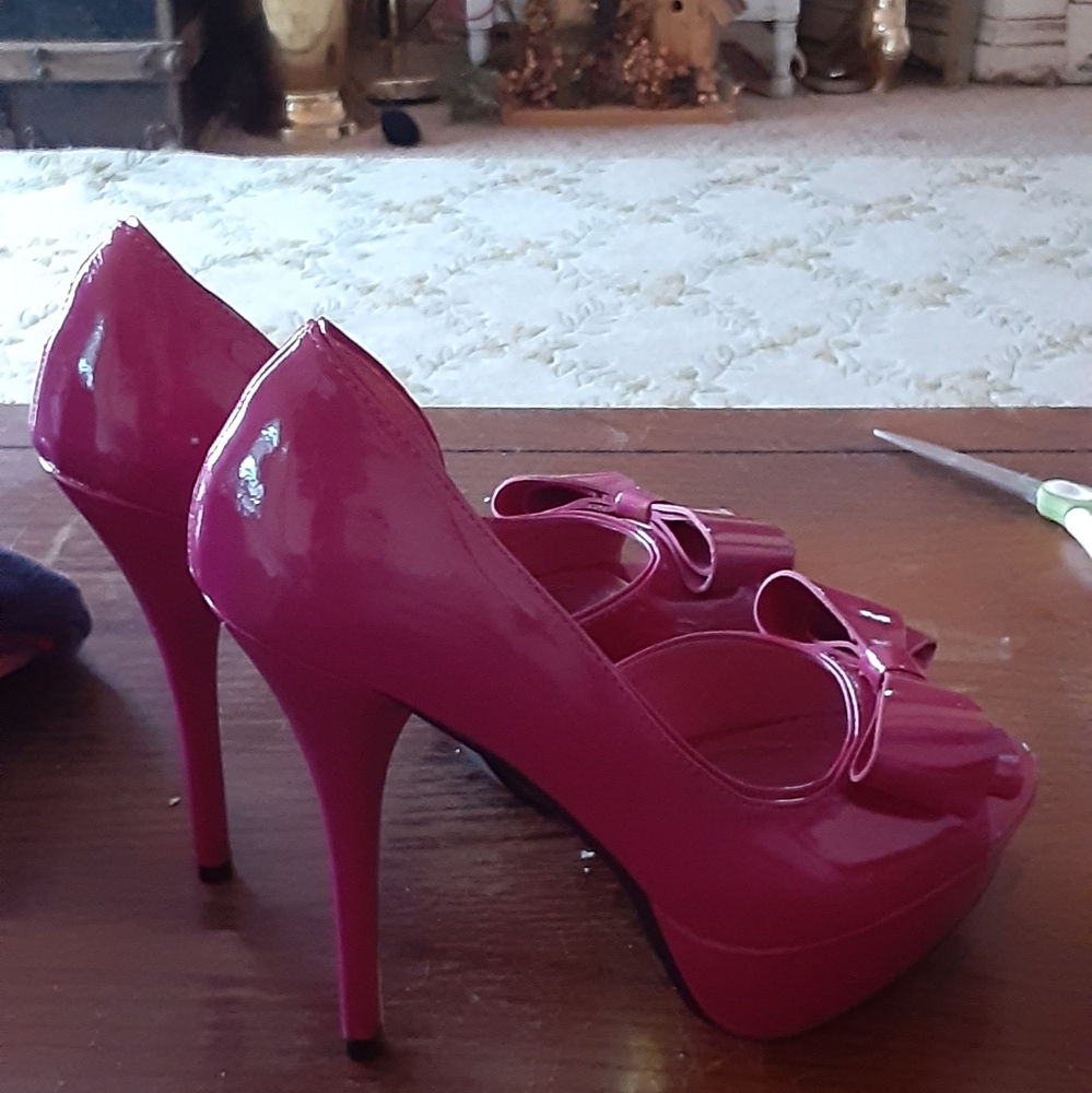 Woman seletos size 8